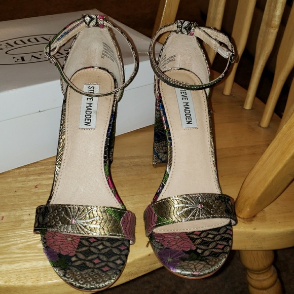 Heals - Picture 2 of 3